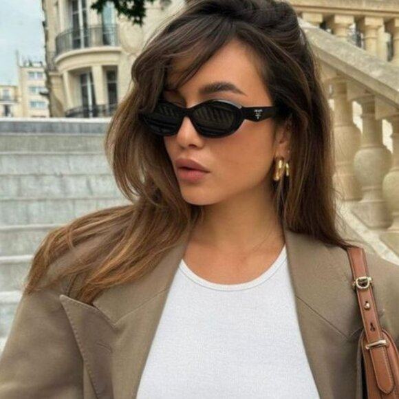 NEW PR26ZSF 16K08Z PRADA SUNGLASSES PR26ZS OVAL WOMEN PRADA PR26ZS 16K08Z BLACK - Picture 1 of 4